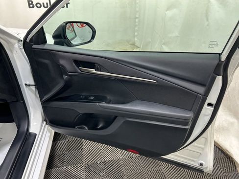 Used 2025 Toyota Camry LE image 11