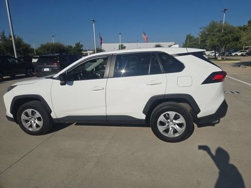 Used 2025 Toyota RAV4 LE AWD/4WD image 5
