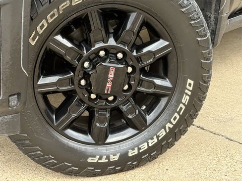 Used 2024 GMC Sierra 2500 AT4 w/ AT4 Premium Plus Package image 10