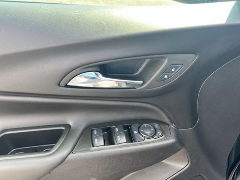 Used 2024 Chevrolet Equinox LT image 11