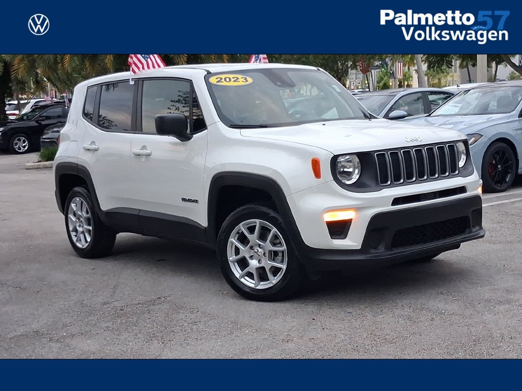 Used 2023 Jeep Renegade Latitude AWD/4WD image 1