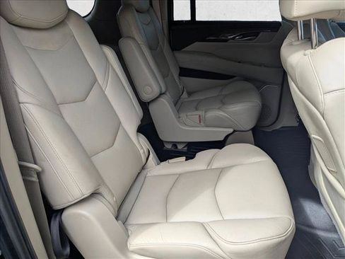 Used 2020 Cadillac Escalade ESV Luxury RWD image 19