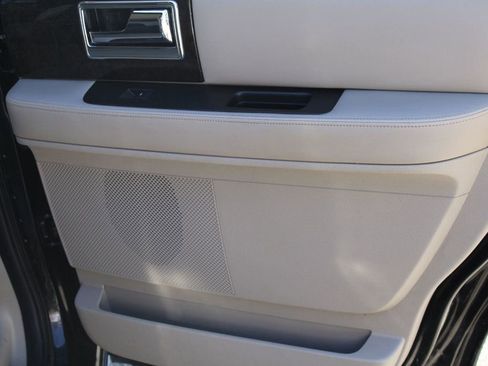 Used 2015 Lincoln Navigator 2WD image 26