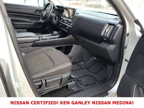 Certified 2025 Nissan Pathfinder SV image 56