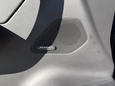 Used 2018 Jaguar F-PACE R-Sport image 14