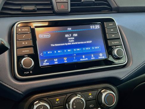 Used 2025 Nissan Versa SV FWD image 27