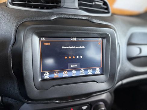 Used 2020 Jeep Renegade Altitude image 30