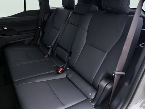 Used 2025 Lexus GX 550 w/ Accessory Package (2T) image 26