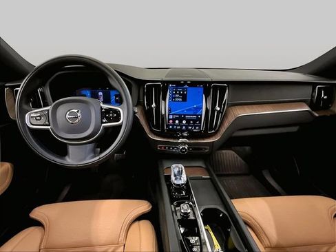 Used 2022 Volvo XC60 B6 Inscription AWD/4WD image 14