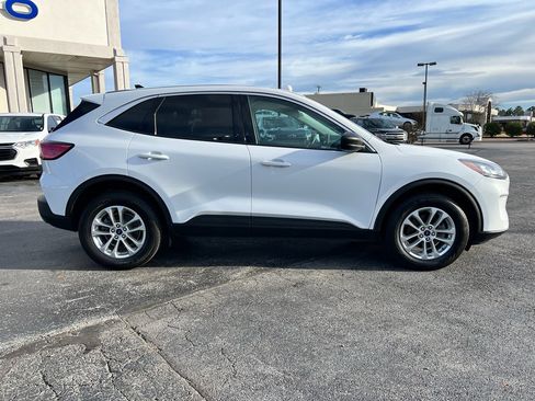 Used 2022 Ford Escape SE image 8