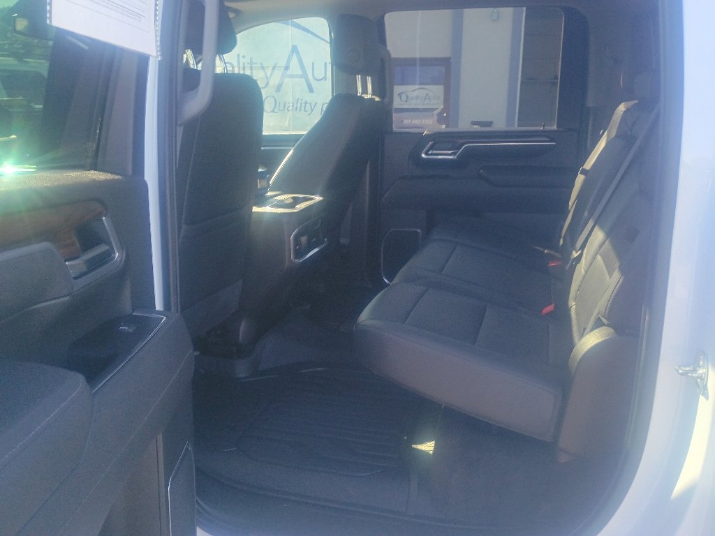 Used 2025 GMC Sierra 3500 SLT w/ SLT Premium Package AWD/4WD image 12