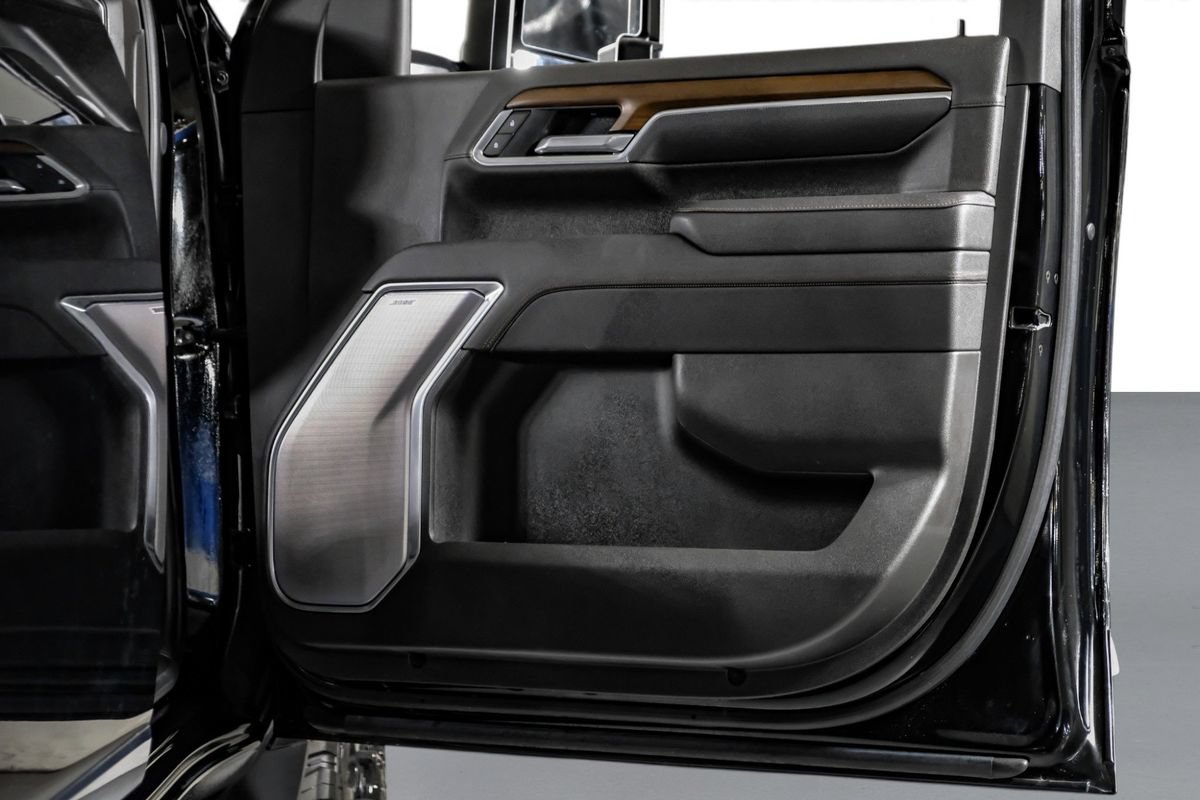 Used 2025 Chevrolet Silverado 3500 High Country w/ High Country Premium Package AWD/4WD image 38