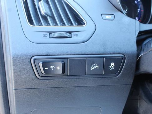 Used 2011 Hyundai Tucson GLS FWD image 15