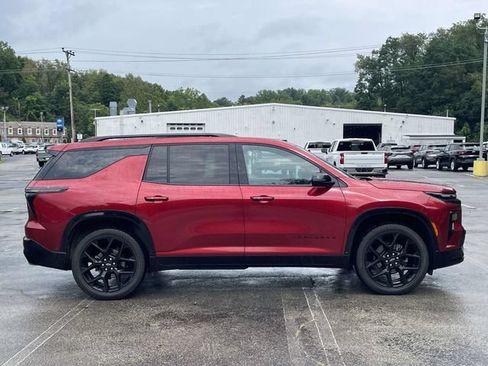 Used 2024 Chevrolet Traverse RS w/ LPO, Floor Liner Package AWD/4WD image 3