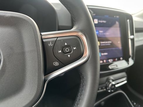 Certified 2025 Volvo XC40 B5 Plus image 27