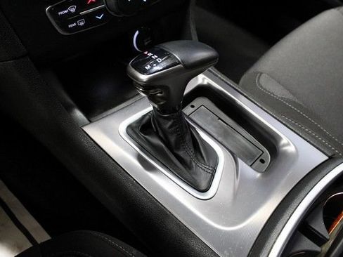 Used 2022 Dodge Charger SXT RWD image 27