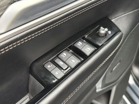 Used 2024 Jeep Wagoneer L Series II w/ Flexible Seating Group AWD/4WD image 25