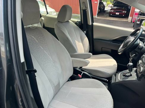 Used 2012 MAZDA MAZDA5 Touring w/ Moonroof & Audio Pkg FWD image 18