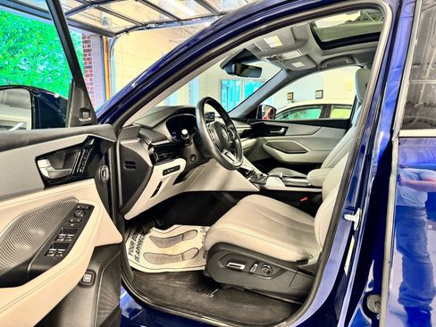 Used 2023 Acura MDX SH-AWD w/ Technology Package image 9