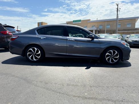 Used 2016 Honda Accord EX image 2