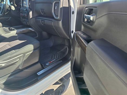 Used 2022 Chevrolet Silverado 1500 LT Trail Boss w/ Convenience Package II image 10