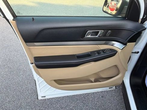 Used 2016 Ford Explorer FWD image 17