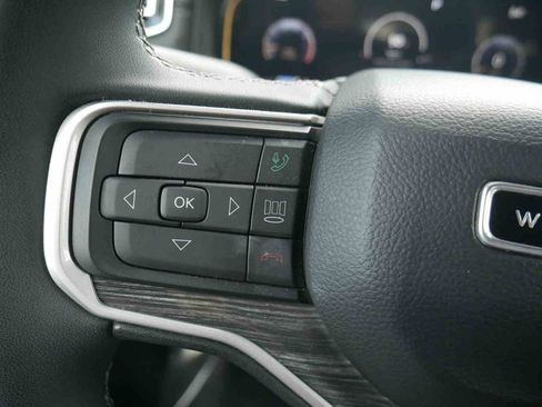 Certified 2022 Jeep Wagoneer Series II w/ Convenience Group I AWD/4WD image 38