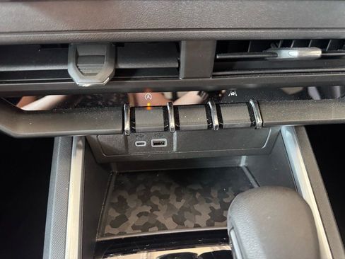 Used 2024 Chevrolet Colorado Trail Boss w/ Advanced Trailering Package image 20