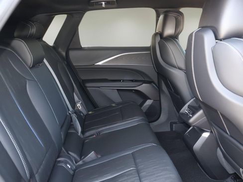 New 2025 Cadillac Lyriq Luxury image 17