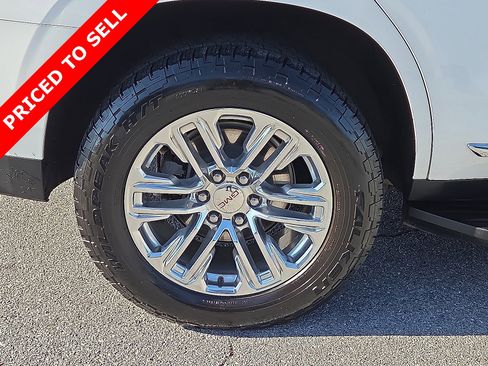 Used 2023 GMC Yukon SLT image 7