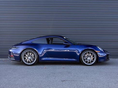 Used 2025 Porsche 911 Carrera image 8