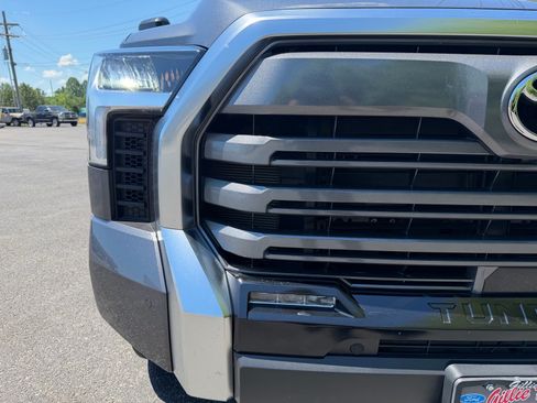 Used 2024 Toyota Tundra Limited AWD/4WD image 5