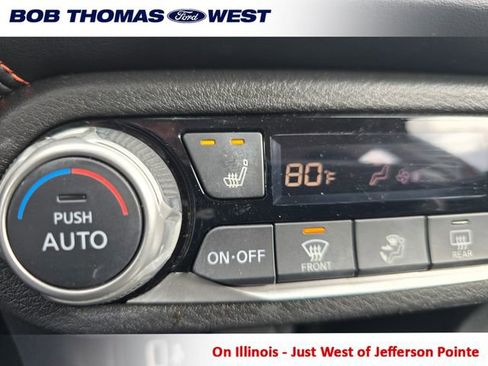 Used 2021 Nissan Versa SR w/ Convenience Package image 17