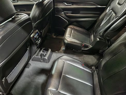 Used 2022 Jeep Grand Cherokee L Limited w/ Luxury Tech Group II RWD image 54
