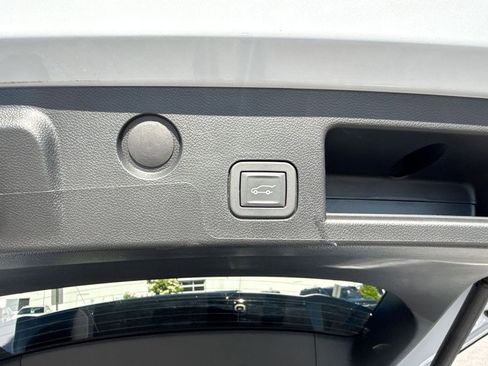 Certified 2026 Chevrolet Equinox ACTIV w/ Convenience Package III AWD/4WD image 25
