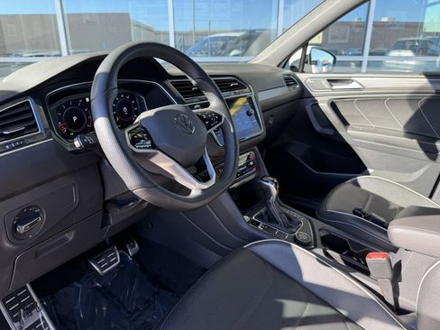 Used 2022 Volkswagen Tiguan SEL R-Line image 32