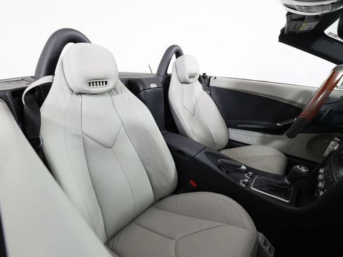 Used 2010 Mercedes-Benz SLK 350 image 17