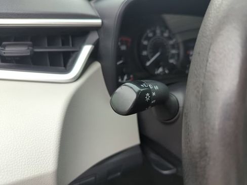 Used 2022 Toyota Corolla L FWD image 20
