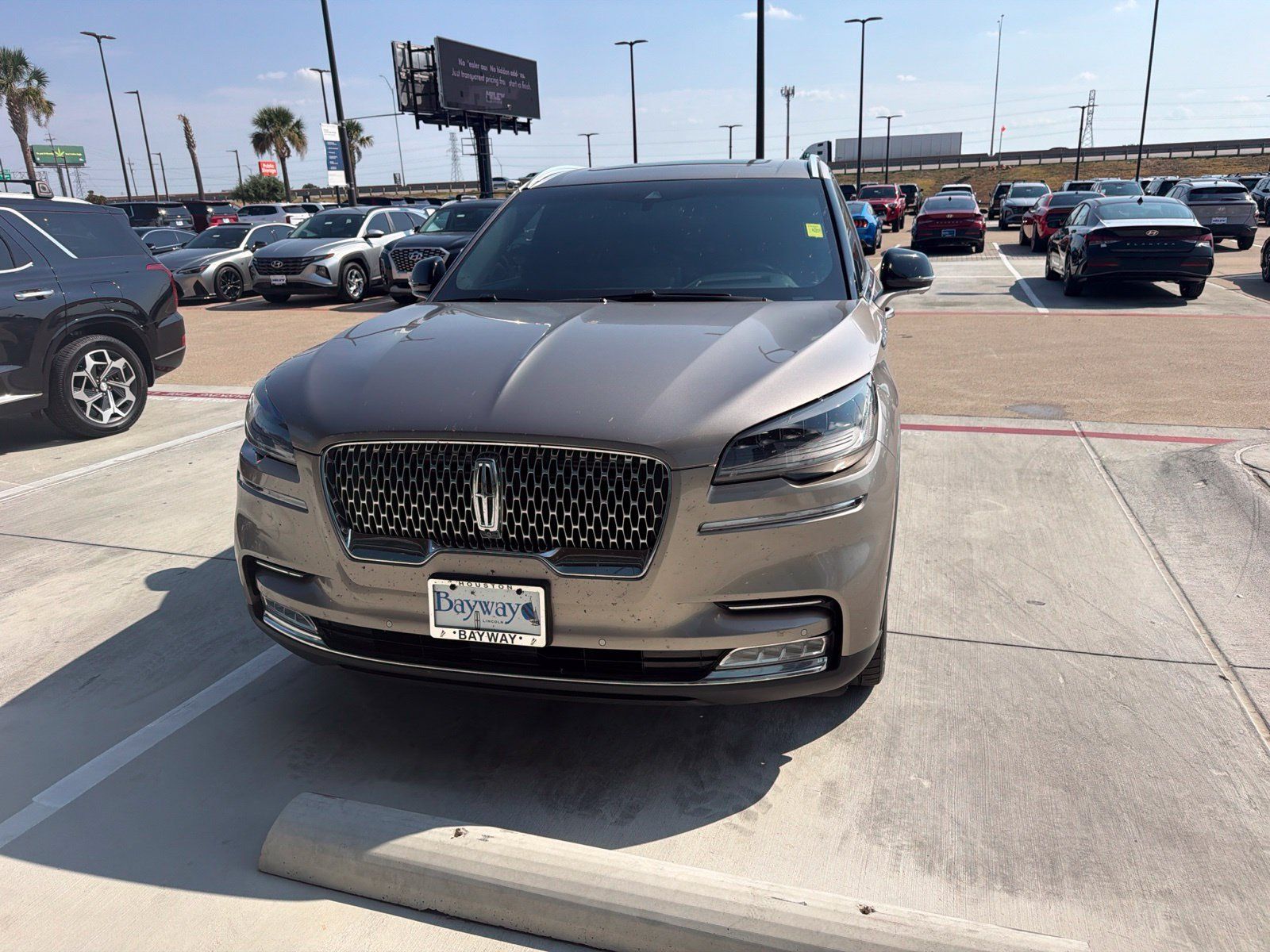 Used 2021 Lincoln Aviator Reserve w/ Equipment Group 201A RWD image 2