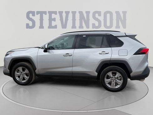 Used 2023 Toyota RAV4 XLE AWD/4WD image 2