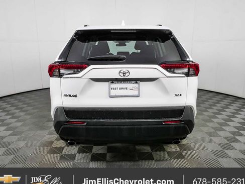 Used 2025 Toyota RAV4 XLE FWD image 27