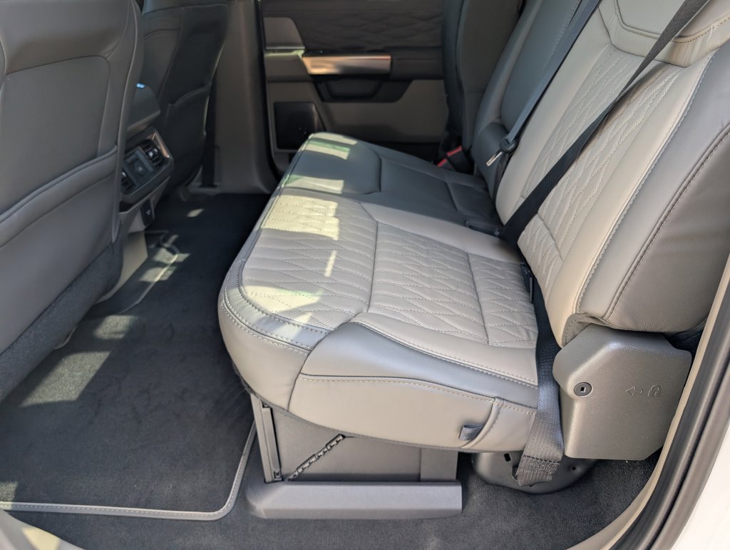 New 2027 Ford F250 Platinum w/ Platinum Plus Package AWD/4WD image 6
