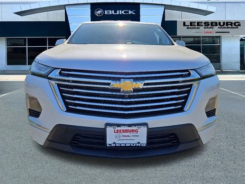 Used 2023 Chevrolet Traverse Premier AWD/4WD image 2