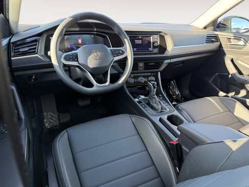 Used 2024 Volkswagen Jetta SE image 15