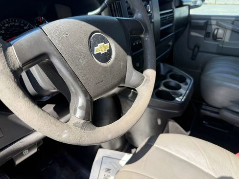 Used 2012 Chevrolet Express 1500 RWD image 8