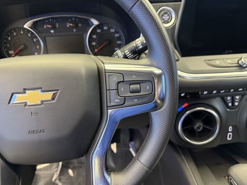 Used 2024 Chevrolet Blazer LT w/ Convenience Package FWD image 16