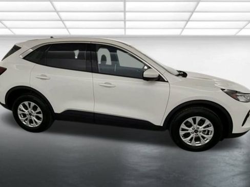 Used 2023 Ford Escape Active w/ Tech Pack #2 AWD/4WD image 9