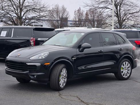 Used 2017 Porsche Cayenne S Platinum image 4
