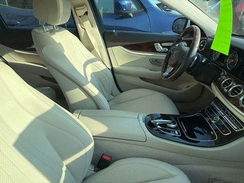Used 2017 Mercedes-Benz E 300 4MATIC image 3