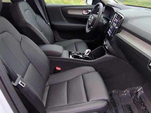 New 2026 Volvo XC40 B5 Plus w/ Protection Package Premier image 20